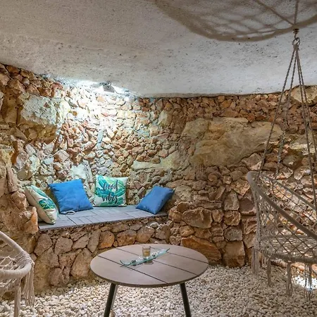 La With Stalactite Cave And Pool Bar 普拉