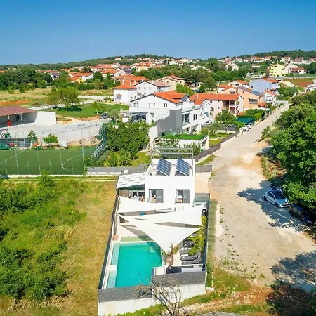 Villa La With Stalactite Cave And Pool Bar