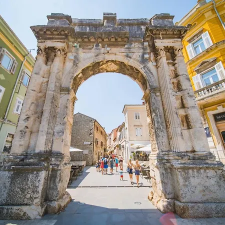 La With Stalactite Cave And Pool Bar 别墅