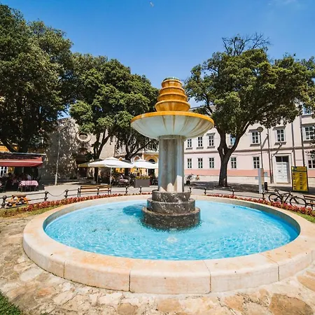 La With Stalactite Cave And Pool Bar *