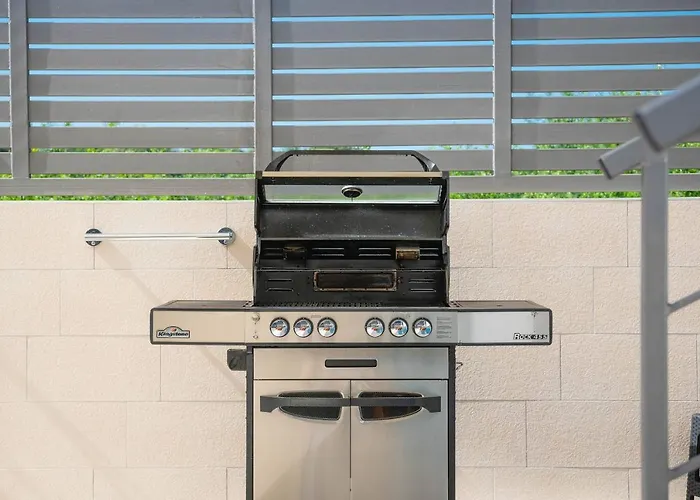 فيلة La With Stalactite Cave And Pool Bar