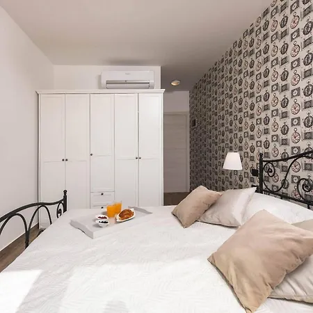 La With Stalactite Cave And Pool Bar Вілла *