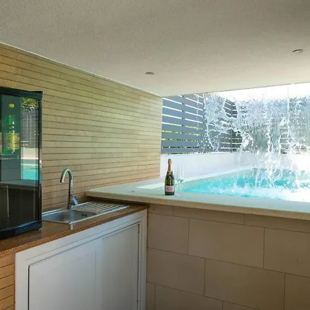 La With Stalactite Cave And Pool Bar Пула