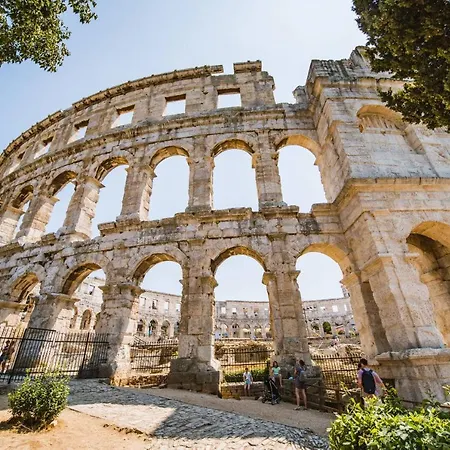 Вілла La With Stalactite Cave And Pool Bar