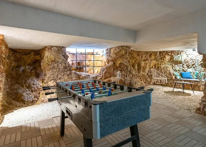 Vila La With Stalactite Cave And Pool Bar Pula