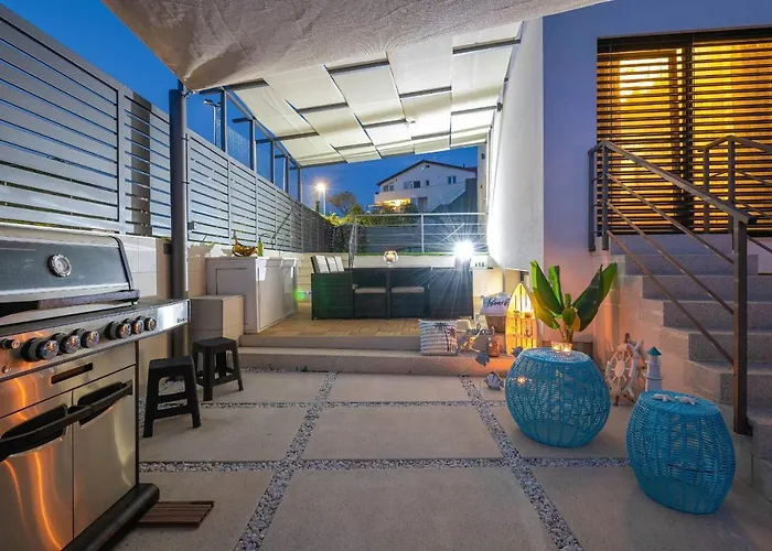 La With Stalactite Cave And Pool Bar Vila