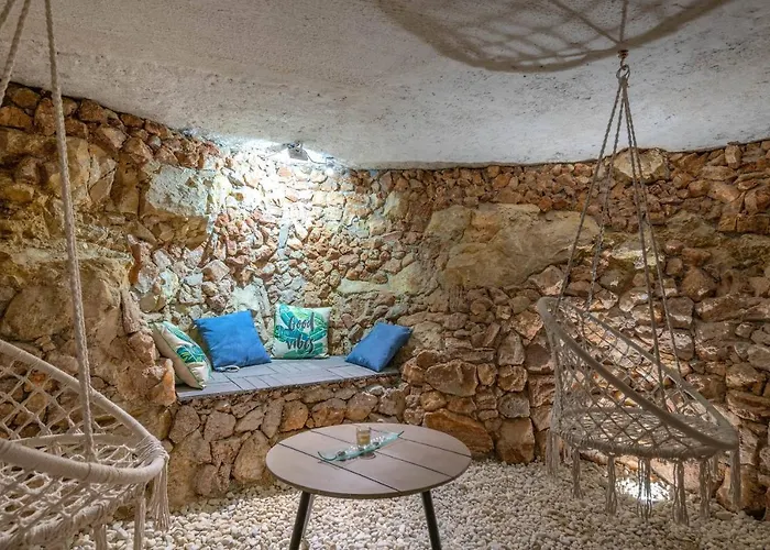 La With Stalactite Cave And Pool Bar Pula