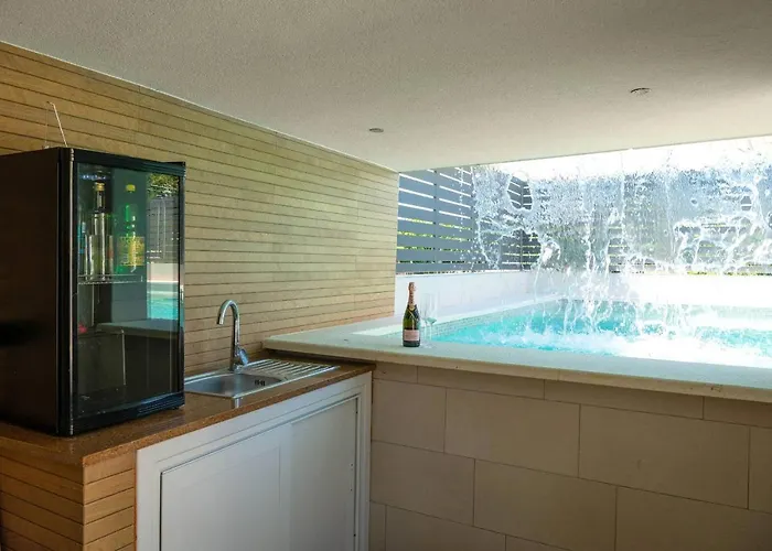 La With Stalactite Cave And Pool Bar Pula