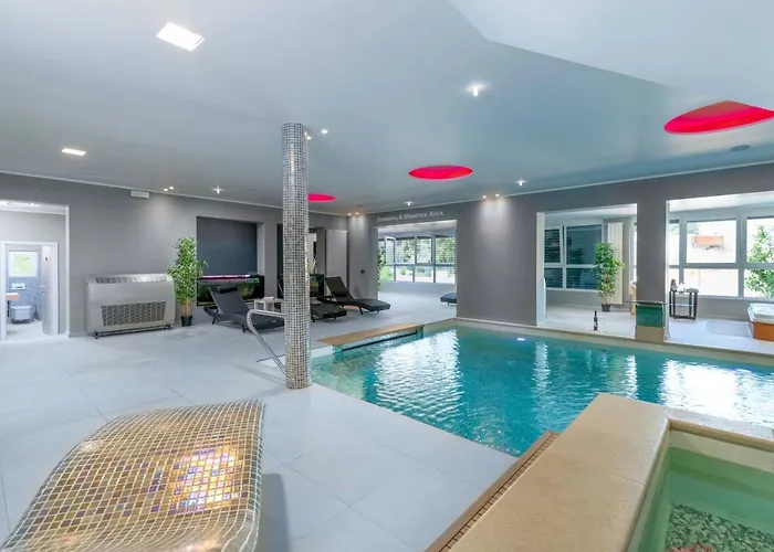 La With Stalactite Cave And Pool Bar Vila