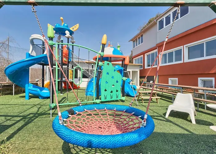 La With Stalactite Cave And Pool Bar