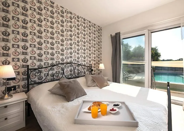 La With Stalactite Cave And Pool Bar Villa