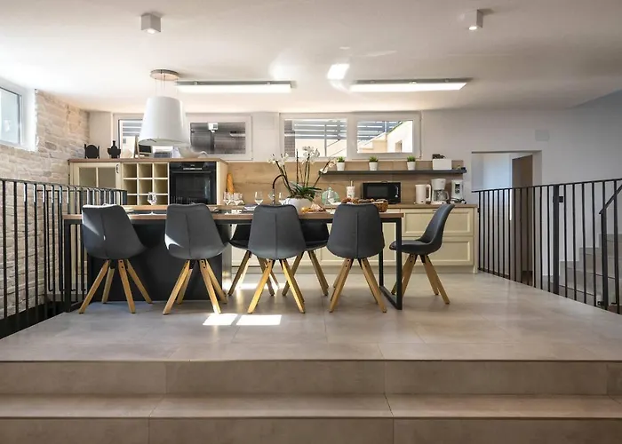 La With Stalactite Cave And Pool Bar * Pula